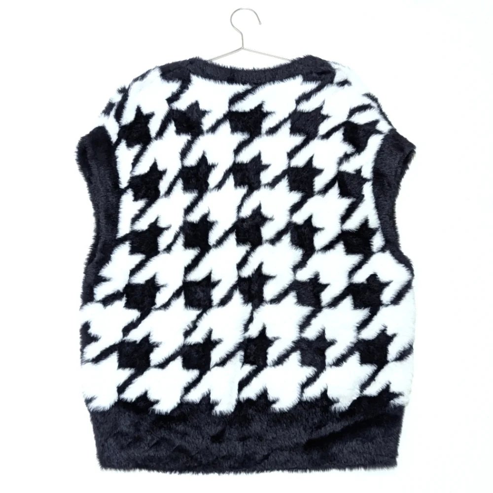 Adidas | Houndstooth Vest | Extra Fuzzy Material | Street Wear | Retro | V Neck - Picture 6 of 9
